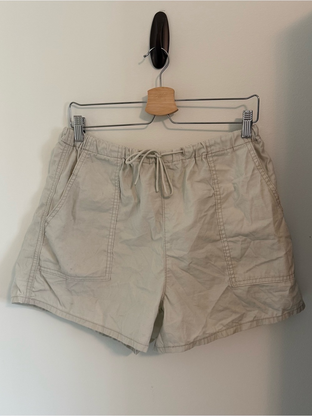 Beige Levis | Utility Cargo Hiking Shorts | Drawstring Waist Gorpcore | Size M